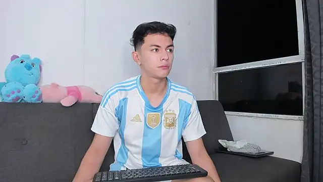 Snapshot of Caydensmit chatting on February 9, 2026, 9:57 am Caydensmit online show from February 9, 2026, 9:57 am