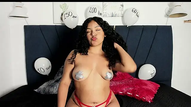 Snapshot of candy18_ho chatting on February 6, 2026, 2:05 am candy18 ho online show from February 6, 2026, 2:05 am