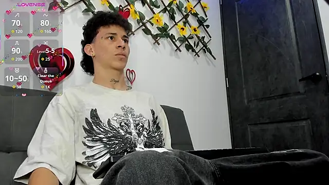 Snapshot of Maxxx_bigcockx chatting on February 14, 2026, 1:24 am Maxxx bigcockx online show from February 14, 2026, 1:24 am