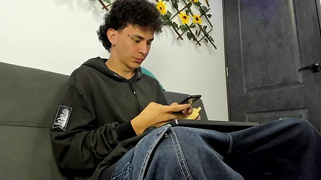 Snapshot of Maxxx_bigcockx chatting on February 22, 2026, 2:24 am Maxxx bigcockx online show from February 22, 2026, 2:24 am