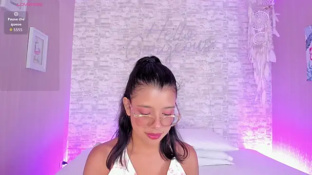 Snapshot of Olivia_Lane chatting on February 4, 2026, 7:09 pm Olivia Lane online show from February 4, 2026, 7:09 pm