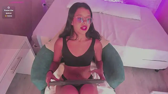 Snapshot of Olivia_Lane chatting on February 7, 2026, 8:01 pm Olivia Lane online show from February 7, 2026, 8:01 pm