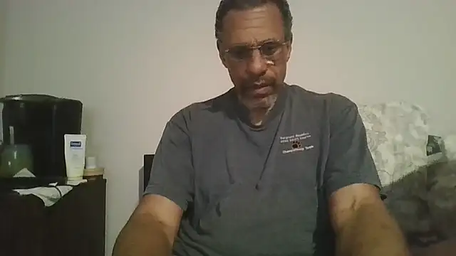 Snapshot of swimmer2496 chatting on March 8, 2026, 7:12 am swimmer2496 online show from March 8, 2026, 7:12 am