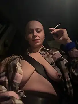 Snapshot of Alis_Roxy chatting on February 12, 2026, 9:43 pm Alis Roxy online show from February 12, 2026, 9:43 pm