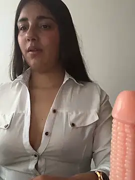 Snapshot of A-uroora chatting on February 22, 2026, 11:03 pm A-uroora online show from February 22, 2026, 11:03 pm