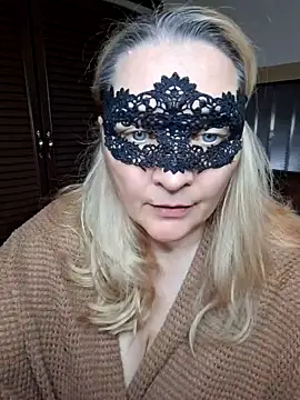 Snapshot of MaskedQueen77 chatting on May 9, 2026, 11:48 am MaskedQueen77 online show from May 9, 2026, 11:48 am