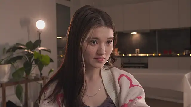 EleniRoeber online show from February 2, 2026, 4:17 pm