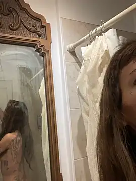 Snapshot of luxxlola chatting on February 3, 2026, 7:13 am luxxlola online show from February 3, 2026, 7:13 am