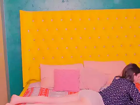 Izzymonroey online show from January 18, 2026, 1:04 pm