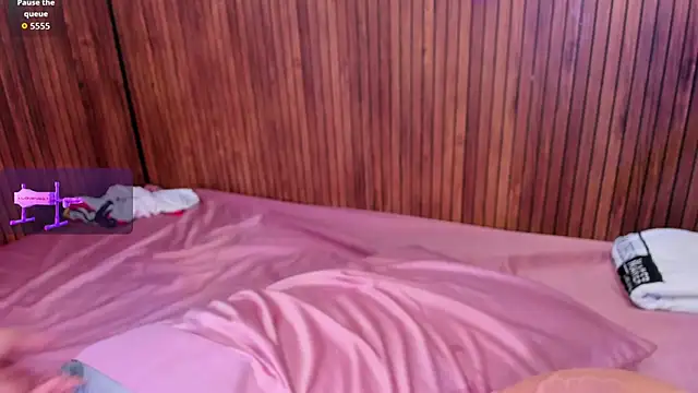 sexy curlylady online show from July 1, 2026, 7:46 pm
