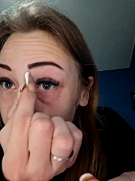 Snapshot of dewimp1 chatting on February 2, 2026, 11:42 am dewimp1 online show from February 2, 2026, 11:42 am