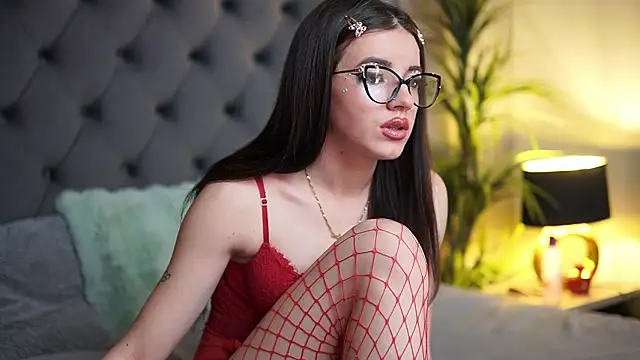 Snapshot of CallieDoll chatting on March 2, 2026, 9:43 pm CallieDoll online show from March 2, 2026, 9:43 pm