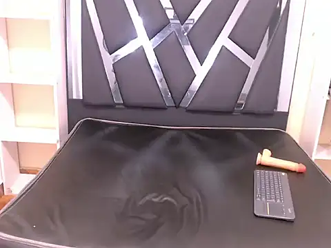 Snapshot of William_Lewis chatting on February 5, 2026, 12:43 pm William Lewis online show from February 5, 2026, 12:43 pm