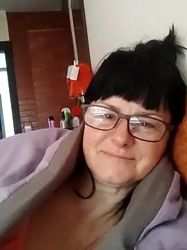 AliceSwan57 online show from May 28, 2026, 3:26 am