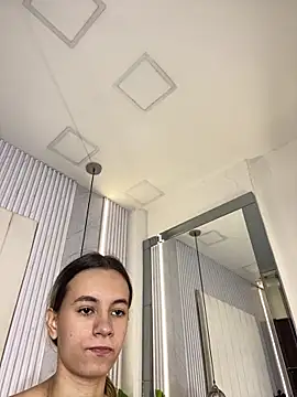 JuliaColemann online show from May 10, 2026, 11:59 am