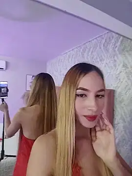 Snapshot of chiarabonds chatting on February 8, 2026, 5:38 pm chiarabonds online show from February 8, 2026, 5:38 pm