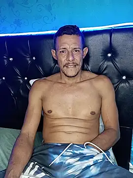 Snapshot of juanmaur22 chatting on February 15, 2026, 12:18 am juanmaur22 online show from February 15, 2026, 12:18 am