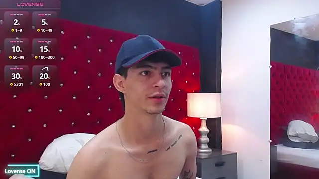 Snapshot of Logan_Woods chatting on February 9, 2026, 2:54 pm Logan Woods online show from February 9, 2026, 2:54 pm