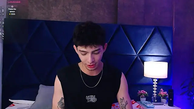 Snapshot of Logan_Woods chatting on February 23, 2026, 9:12 pm Logan Woods online show from February 23, 2026, 9:12 pm