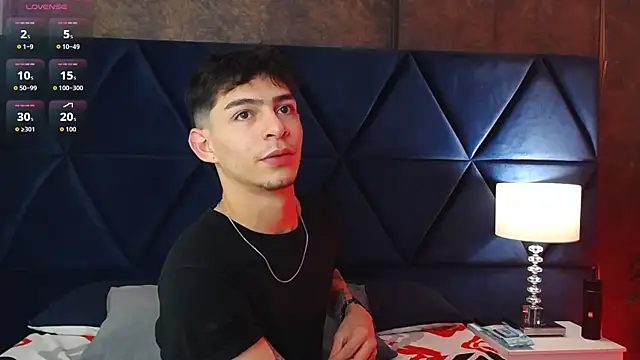 Snapshot of Logan_Woods chatting on February 25, 2026, 7:56 pm Logan Woods online show from February 25, 2026, 7:56 pm