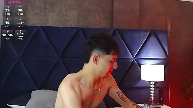 Snapshot of Logan_Woods chatting on February 27, 2026, 12:27 pm Logan Woods online show from February 27, 2026, 12:27 pm