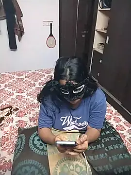 ZyphiaLive online show from July 6, 2026, 6:54 pm