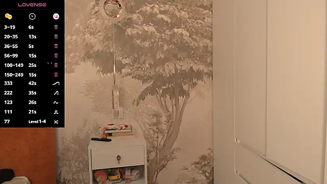 Snapshot of Hiaru_Cutie chatting on October 27, 2025, 5:33 am Hiaru Cutie online show from October 27, 2025, 5:33 am