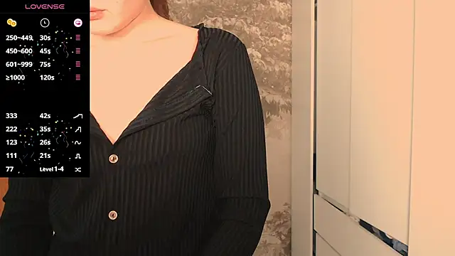 Snapshot of Hiaru_Cutie chatting on November 5, 2025, 5:29 am Hiaru Cutie online show from November 5, 2025, 5:29 am