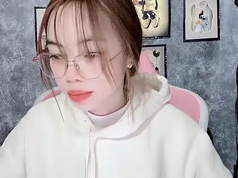 Snapshot of Suki_99 chatting on February 3, 2026, 6:40 am Suki 99 online show from February 3, 2026, 6:40 am