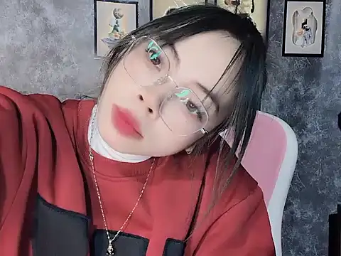 Snapshot of Suki_99 chatting on February 25, 2026, 3:43 pm Suki 99 online show from February 25, 2026, 3:43 pm