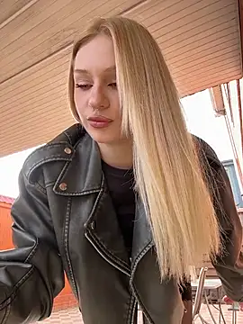 Snapshot of DayaFoxy chatting on March 29, 2026, 5:40 am DayaFoxy online show from March 29, 2026, 5:40 am