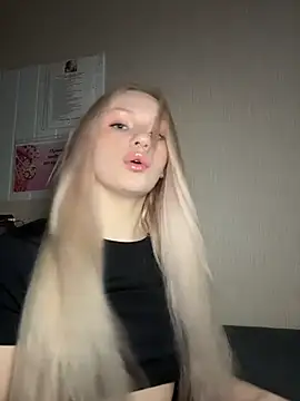 Snapshot of DayaFoxy chatting on April 10, 2026, 1:05 pm DayaFoxy online show from April 10, 2026, 1:05 pm