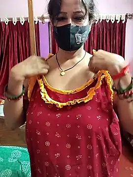 Snapshot of Little-Roshni chatting on August 6, 2026, 6:43 pm Little-Roshni online show from August 6, 2026, 6:43 pm