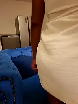 Snapshot of Barbieee1301 chatting on February 20, 2026, 7:03 pm Barbieee1301 online show from February 20, 2026, 7:03 pm