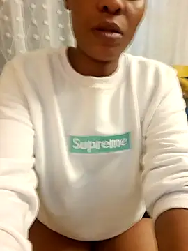 Snapshot of Barbieee1301 chatting on February 22, 2026, 7:23 pm Barbieee1301 online show from February 22, 2026, 7:23 pm