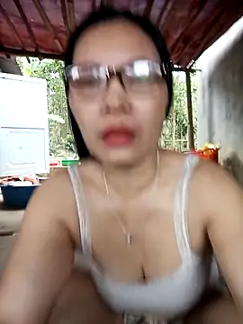 Nuna 689 online show from May 11, 2026, 1:33 am