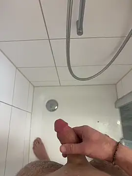 Snapshot of tony3729 chatting on February 8, 2026, 1:25 pm tony3729 online show from February 8, 2026, 1:25 pm