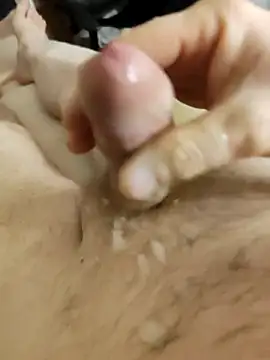 Snapshot of Halunja chatting on March 10, 2026, 8:14 pm Halunja online show from March 10, 2026, 8:14 pm