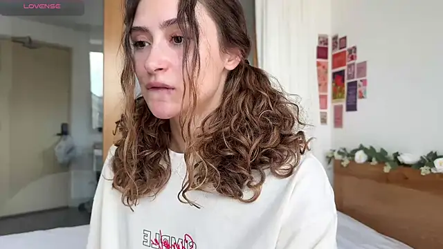 cutiemari online show from May 15, 2026, 5:03 am