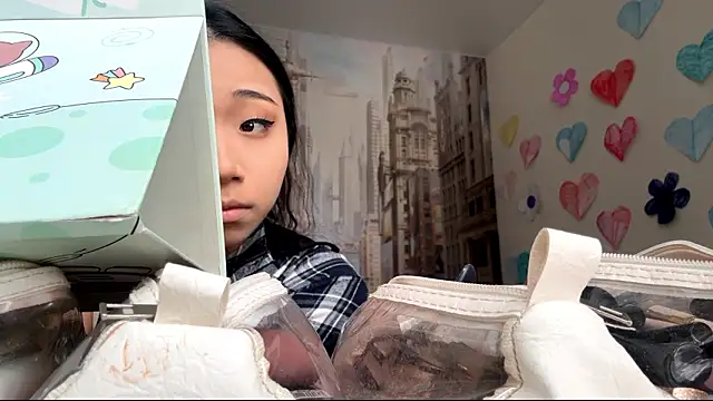 SweetMiaXO online show from March 19, 2026, 3:43 am