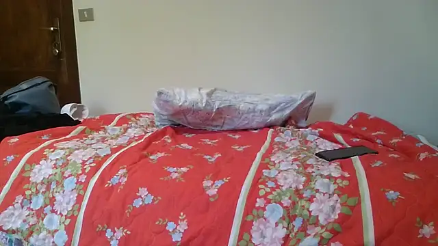 Snapshot of Miasexmilf chatting on April 10, 2026, 6:18 am Miasexmilf online show from April 10, 2026, 6:18 am