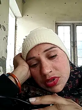 Snapshot of Cute-karisma1234 chatting on February 3, 2026, 3:59 am Cute-karisma1234 online show from February 3, 2026, 3:59 am