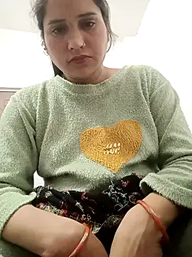 Snapshot of Cute-karisma1234 chatting on February 3, 2026, 4:56 pm Cute-karisma1234 online show from February 3, 2026, 4:56 pm