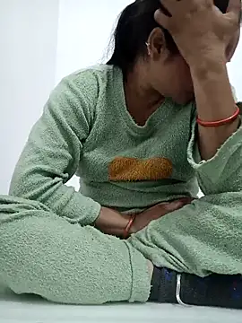 Snapshot of Cute-karisma1234 chatting on February 5, 2026, 5:28 pm Cute-karisma1234 online show from February 5, 2026, 5:28 pm