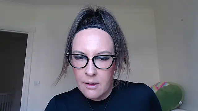 Snapshot of PsychicDominatrix chatting on June 24, 2026, 10:25 am PsychicDominatrix online show from June 24, 2026, 10:25 am