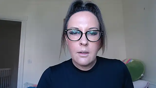 Snapshot of PsychicDominatrix chatting on June 25, 2026, 9:47 am PsychicDominatrix online show from June 25, 2026, 9:47 am