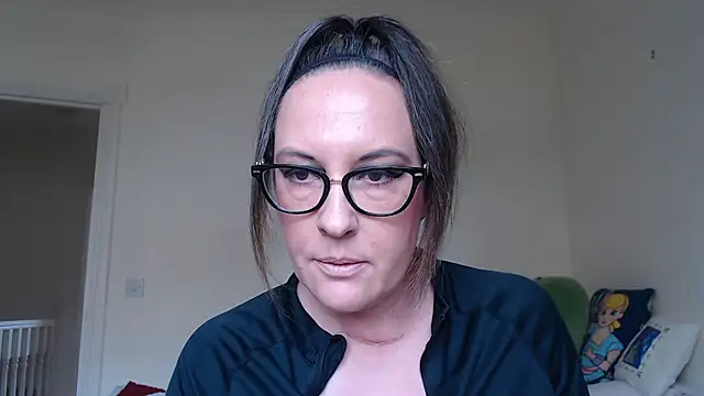Snapshot of PsychicDominatrix chatting on July 3, 2026, 9:05 am PsychicDominatrix online show from July 3, 2026, 9:05 am