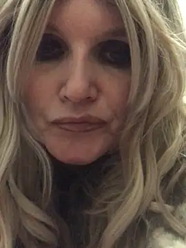 Snapshot of Snejnaya chatting on February 2, 2026, 7:45 pm Snejnaya online show from February 2, 2026, 7:45 pm