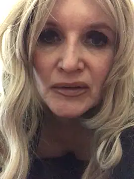 Snapshot of Snejnaya chatting on February 6, 2026, 2:31 pm Snejnaya online show from February 6, 2026, 2:31 pm