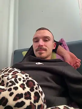 Snapshot of TheMaskShow chatting on February 5, 2026, 6:18 am TheMaskShow online show from February 5, 2026, 6:18 am